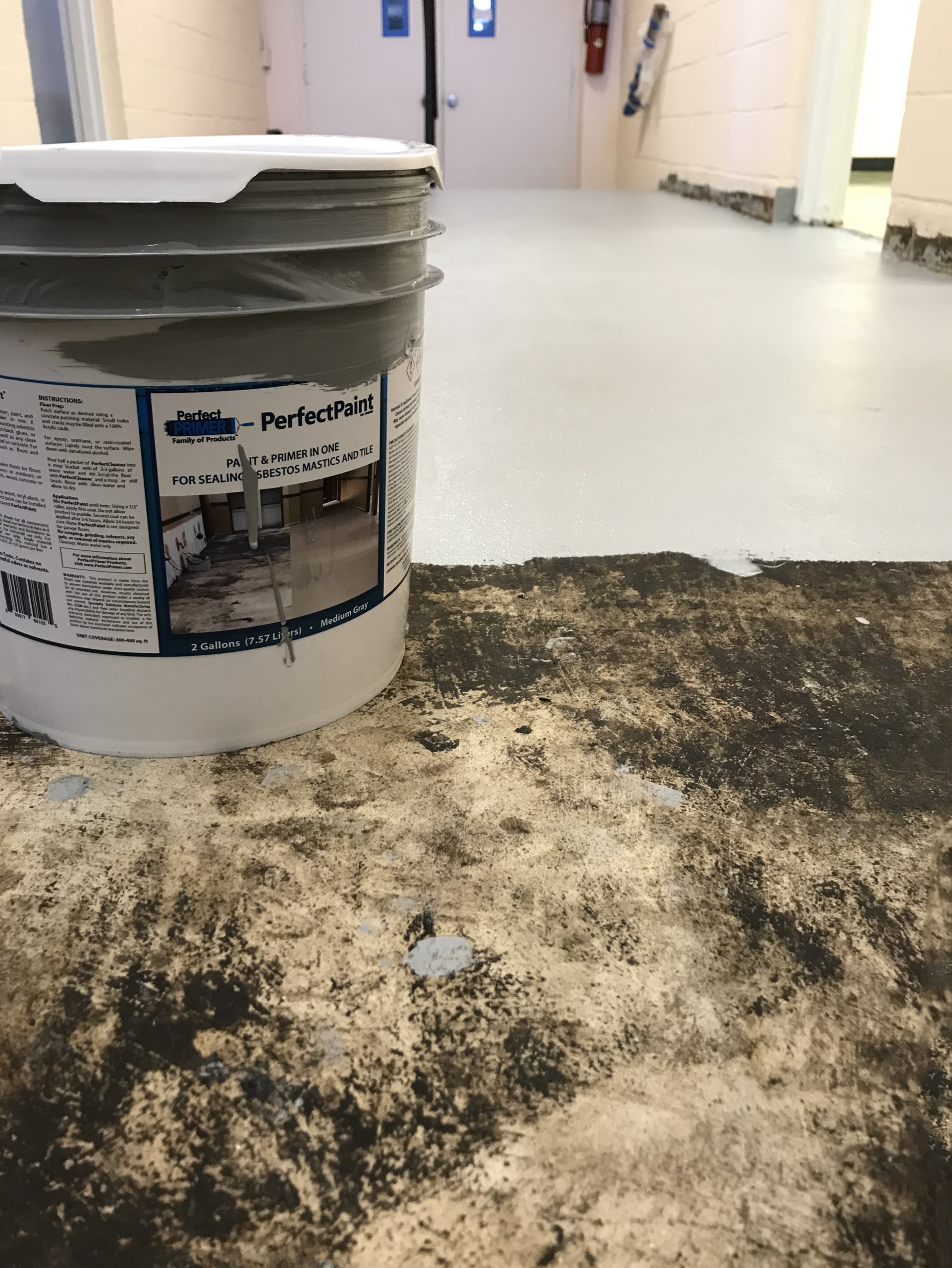 1 Paintbucket on jobsite cropped